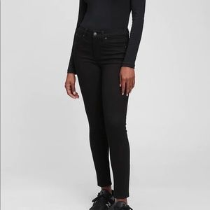 The Gap black skinny mid rise jeans size 8/29 new with tags